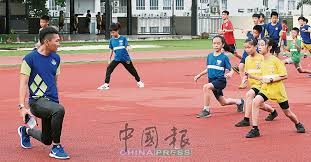 记者：齐尔克泽有可能会离队，曼联有信心从他身上收回转会费