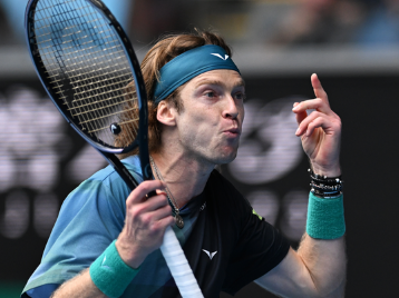 他们在中场 他们在中场